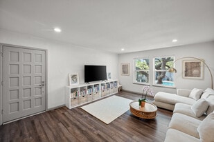 Building Photo - 5111 Skillman St