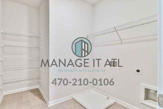 Building Photo - Great location! Elegant Townhome in Doraville