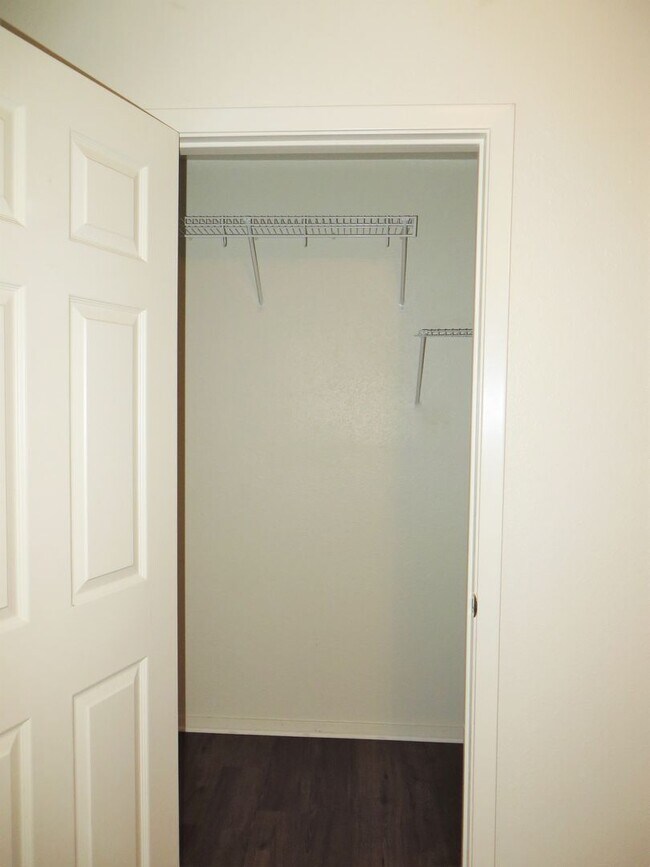 Building Photo - 2 Bedroom 2 Bathroom Unit In Georgetown