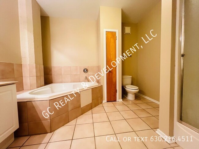 Building Photo - ***  2 BDRM / 2 FULL BATH / WASHER & DRYER...