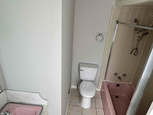 Building Photo - 1201 Old Cannons Ln