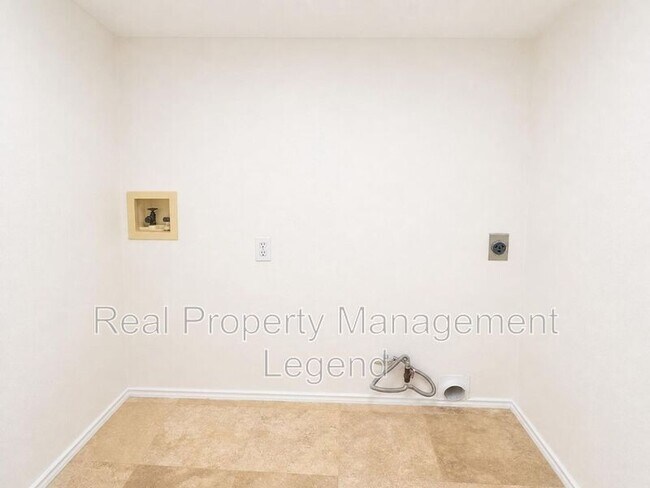 Building Photo - 9518 Prestmont Pl