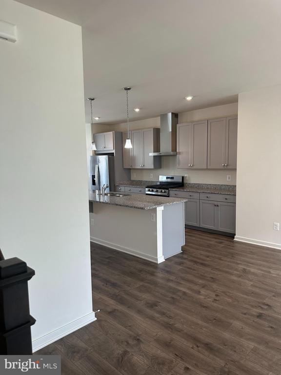 Building Photo - 423 Snowberry Ln