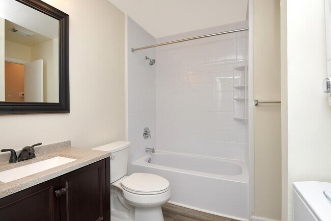 Building Photo - 11 Coral Tree Ct