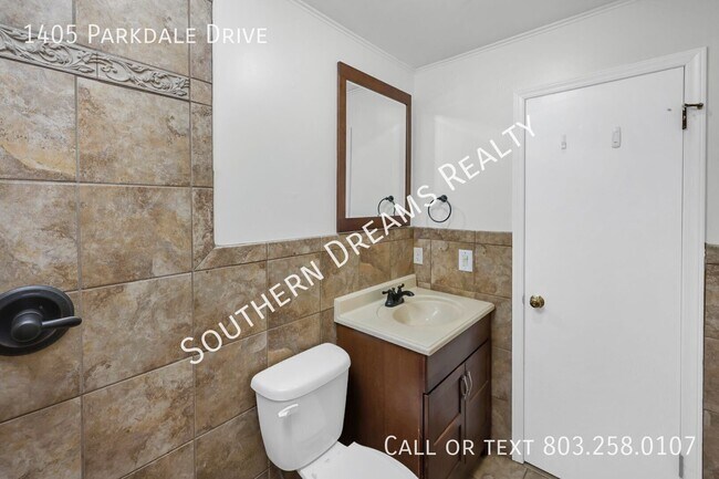 Building Photo - 1405 Parkdale Dr