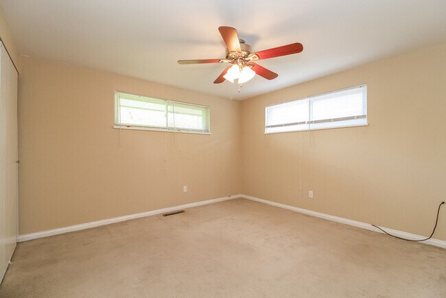 Building Photo - Stunning Brick Ranch Style Home
