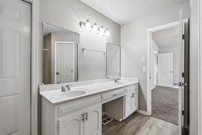 Building Photo - 217 Cypress Dr