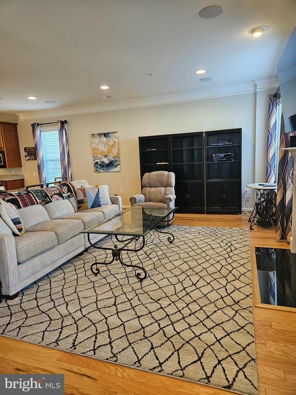 Building Photo - 18 Fenwick Dr