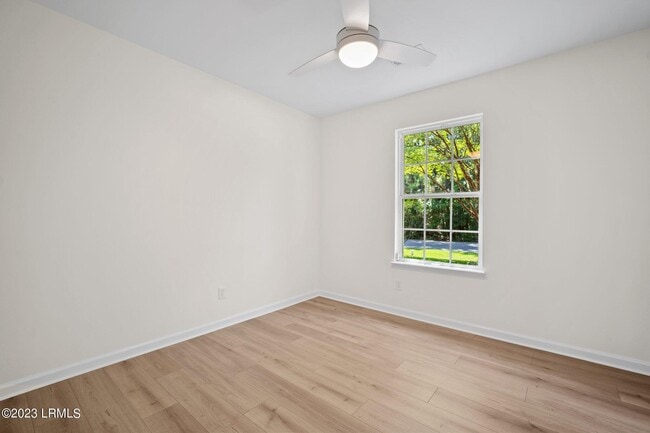 Building Photo - 7 Grandiflora Ln
