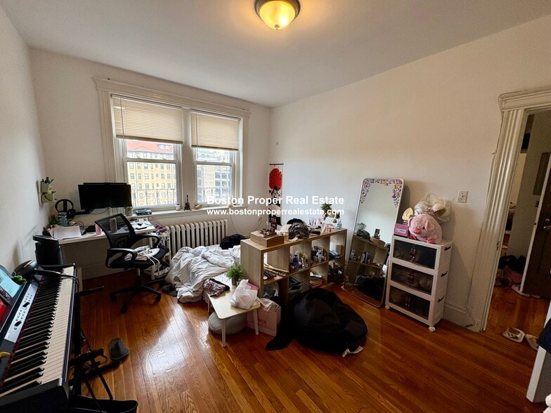 Building Photo - 50 Charlesgate E