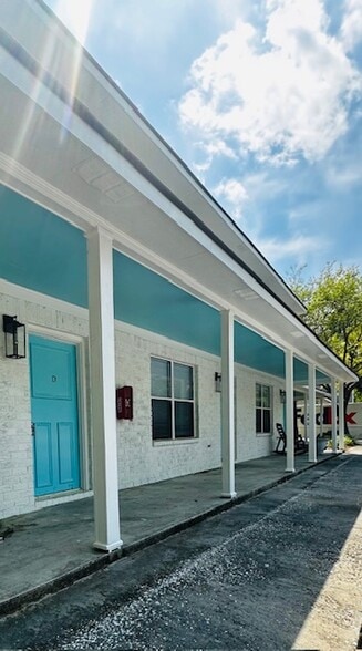Building Photo - The Folly Townhomes