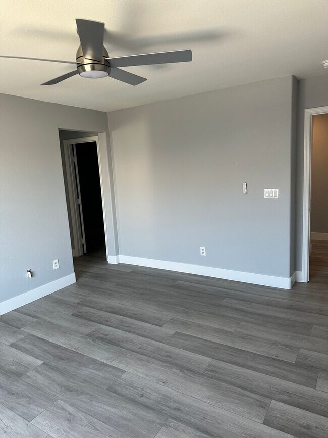 Building Photo - Newly Renovated 4 bedroom, 3 Bath with Pool