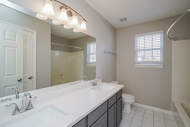 Building Photo - 123 Walton Village Dr