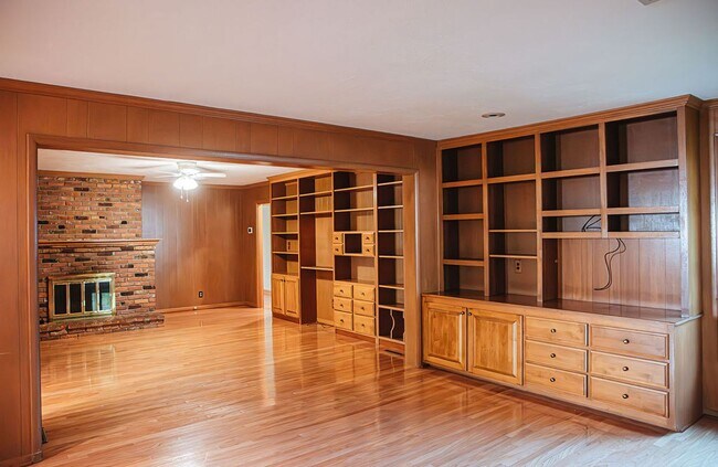 Building Photo - 3 Bed 3 Bath Home