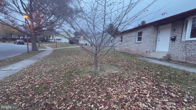 Building Photo - 3748 Tudor Dr