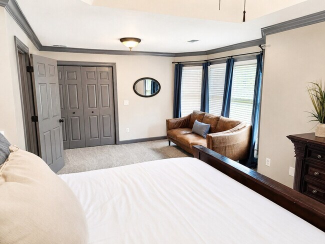 Building Photo - 10 Bridlewood Ct