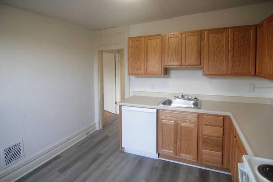 Building Photo - 315 South Ave