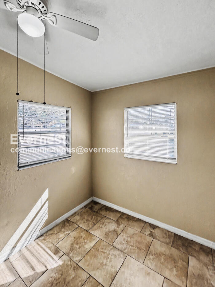 Building Photo - 2925 N 46th St