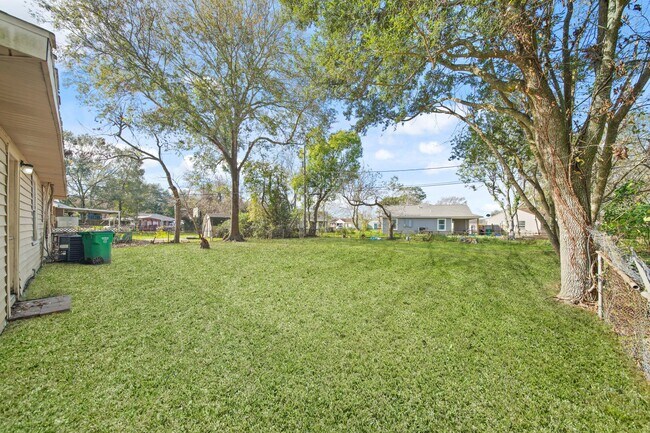 Building Photo - 505 S 4th St