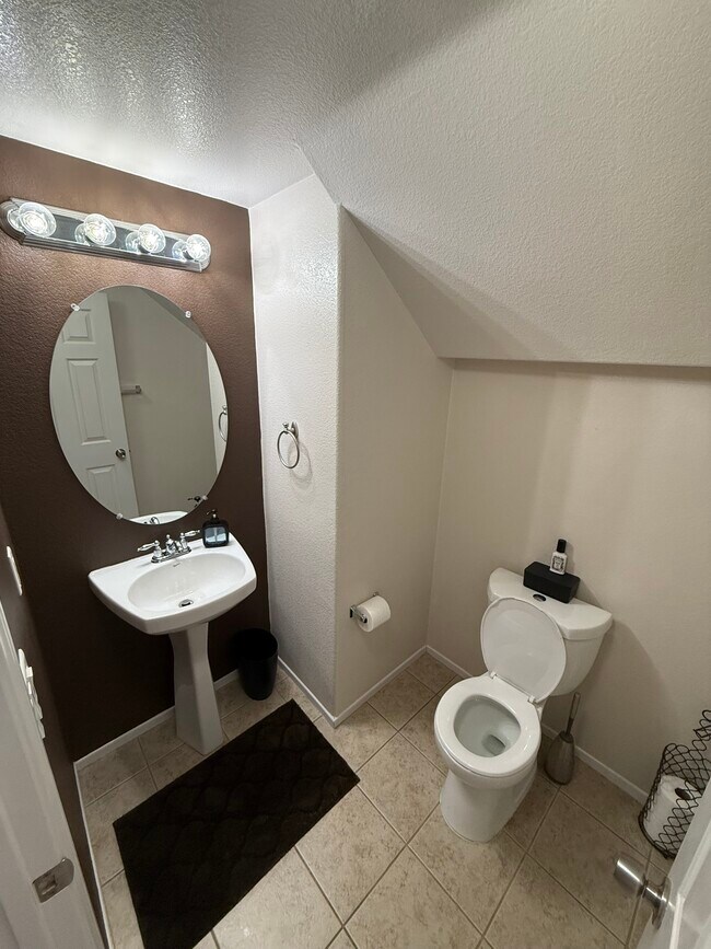 Building Photo - 38139 Talavera Ct