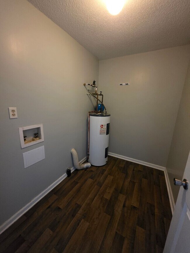 Building Photo - 1431 Bailey Cir