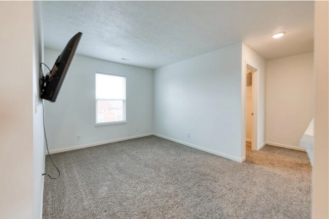 Building Photo - 4 Bedroom, Two Story House in Avalon Bluff...
