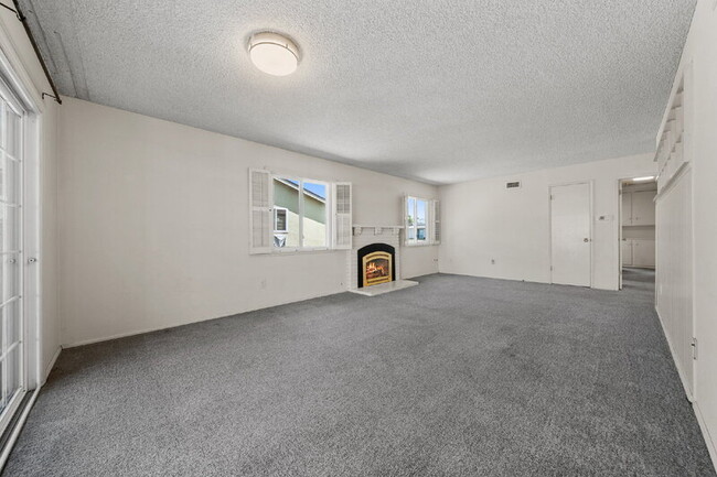 Building Photo - 8346 Lake Baca Dr