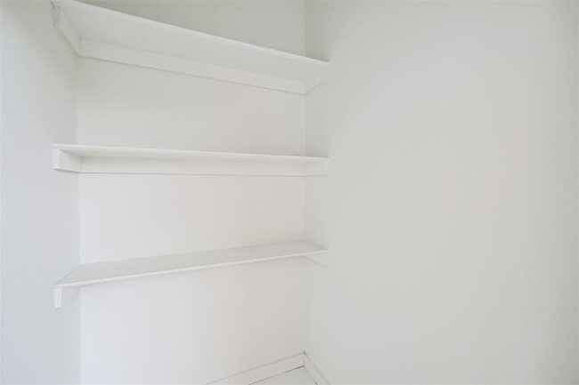 Building Photo - 2111 Welch St