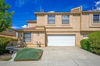 Building Photo - 6405 La Habra Ln NE