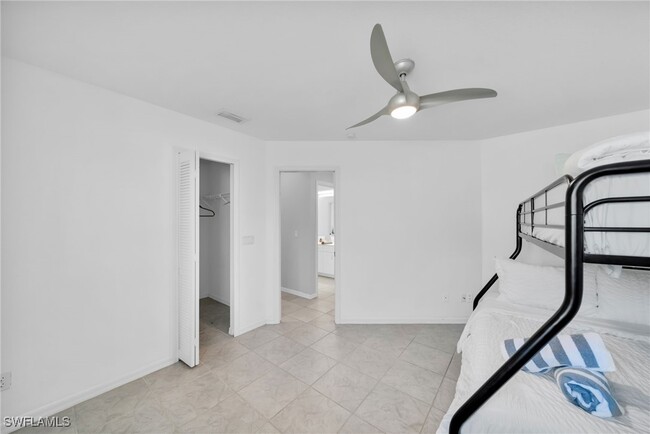 Building Photo - 2861 SW 23rd Pl