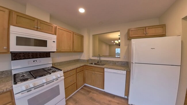 Building Photo - 12885 Hyannis Ln