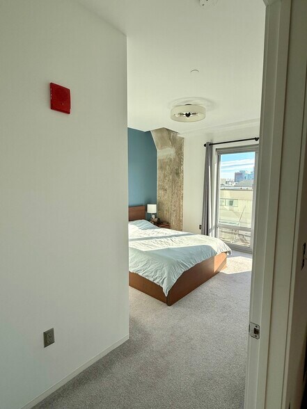 Building Photo - 9 Medford St