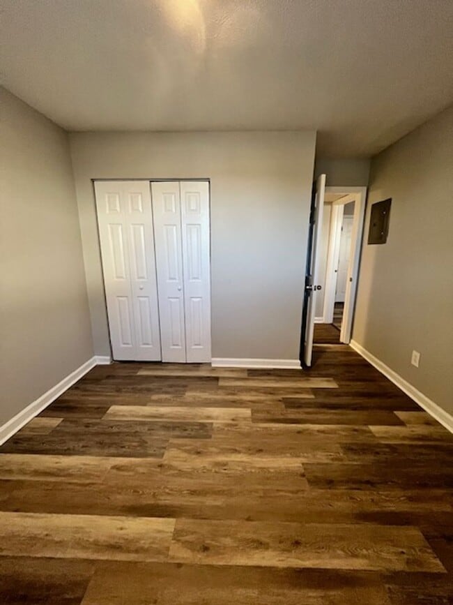 Building Photo - 2082 Fairmont Ct