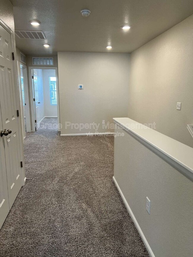 Building Photo - 12232 Creamery St