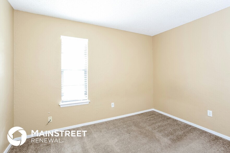 Building Photo - 1124 N Patterson Dr