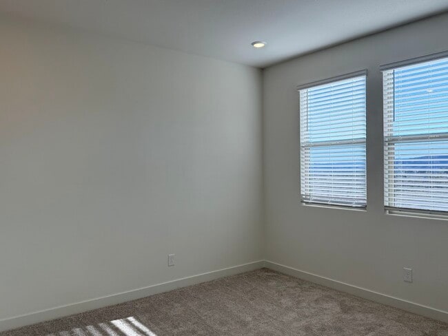 Building Photo - 11737 Stone Curlew Ave