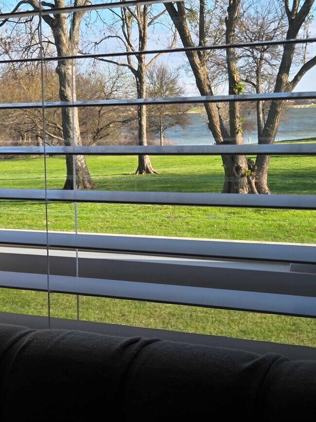 Building Photo - 1207 Shahan Prairie Rd