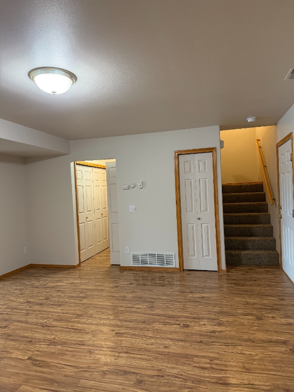 Building Photo - 1979 Greatview Dr