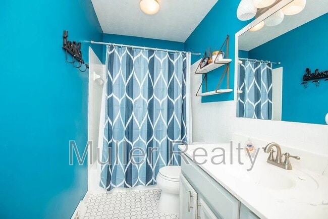 Building Photo - 10837 Dineen Dr