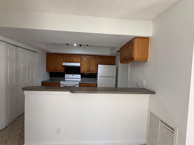 Building Photo - 7427 SW 13th St