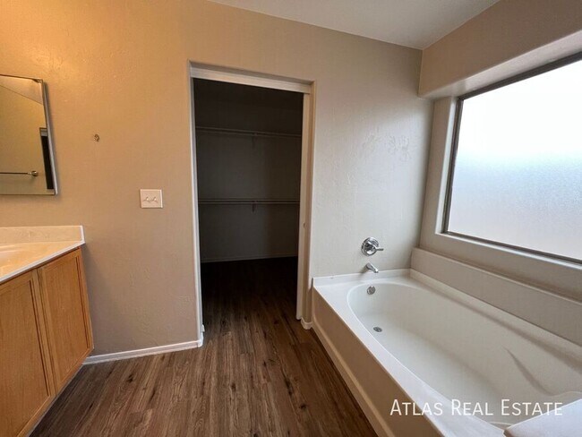 Building Photo - 5760 W Cortaro Crossing Dr