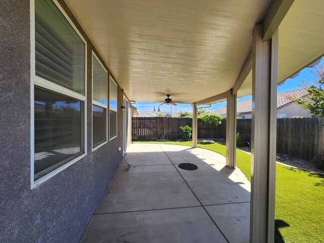 Building Photo - 1160 Brighton Way