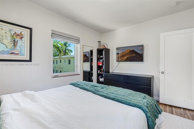 Building Photo - 7635 SW 56th Ave