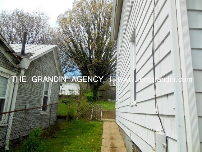 Building Photo - 1220 Dale Ave SE