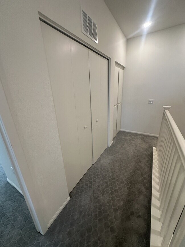 Building Photo - $4,400 - 4 Bed / 3.5 Bath Luxury Townhome in Suwerte Community in Otay Ranch