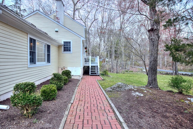 Building Photo - 1 Graystone Ln