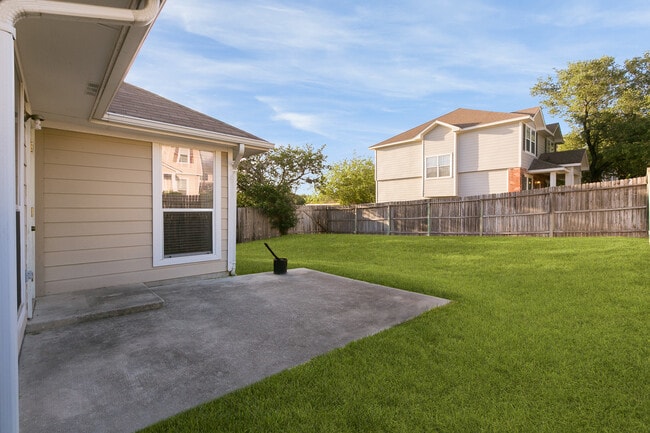 Building Photo - Corner Lot In Stone Oak Area