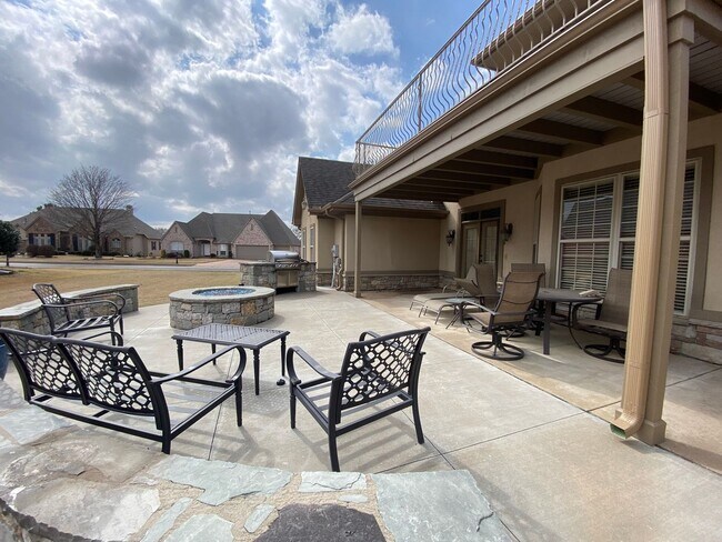 Building Photo - Broken Arrow Schools-Gated Community!