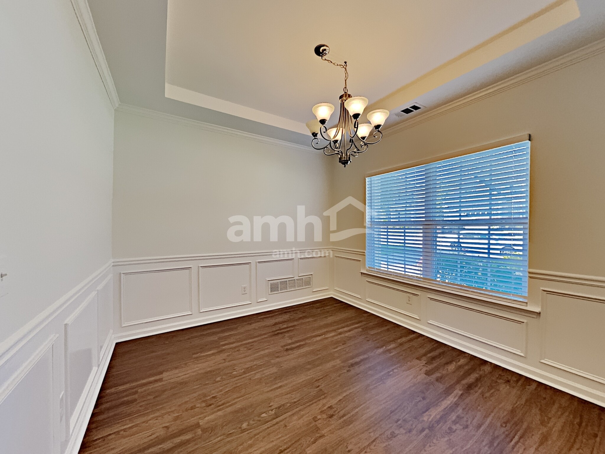 Building Photo - 488 Lincolnwood Ln