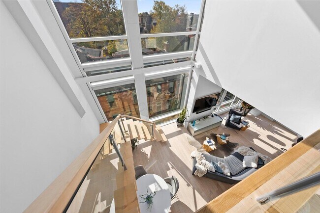 Building Photo - 1145 N High St